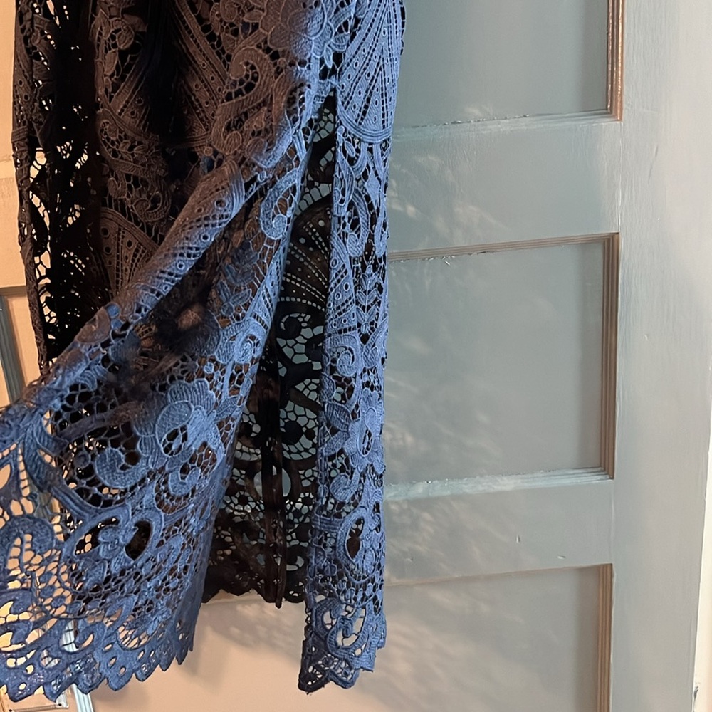 Alice & Olivia Tunic Top - Picture 3 of 7